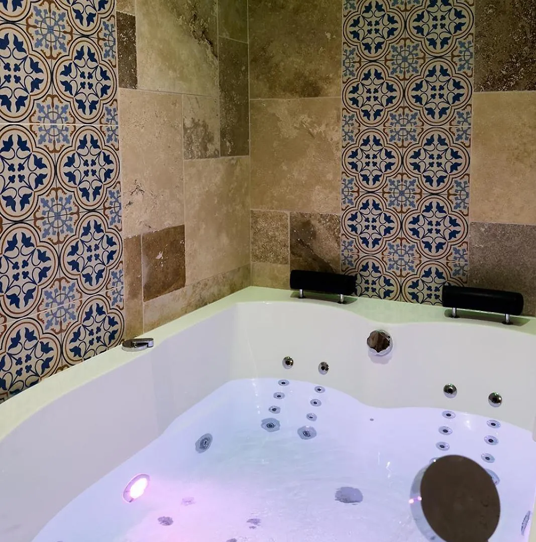 Apartment Love Room 1001 Nuits & Balneo Saint-Rambert-dʼAlbon Frankreich